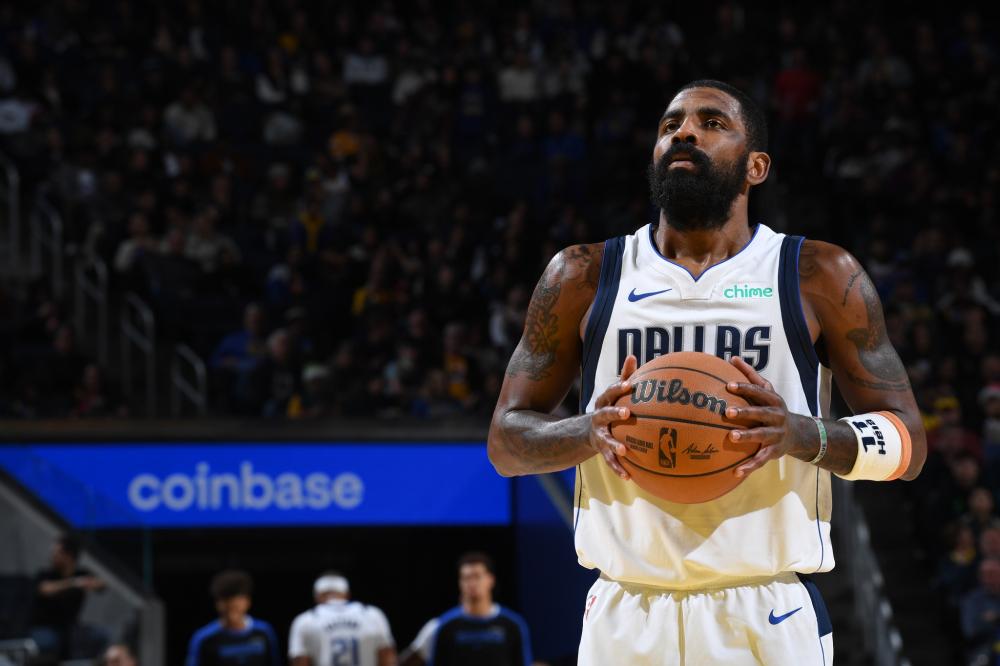 球与边路突 球与边路突