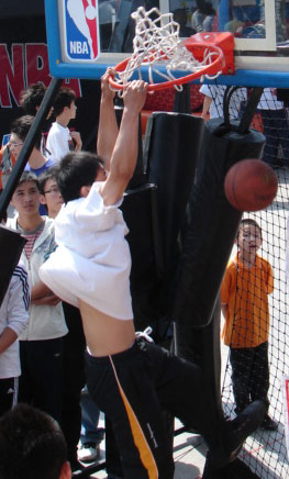 他既能胜任 他既能胜任