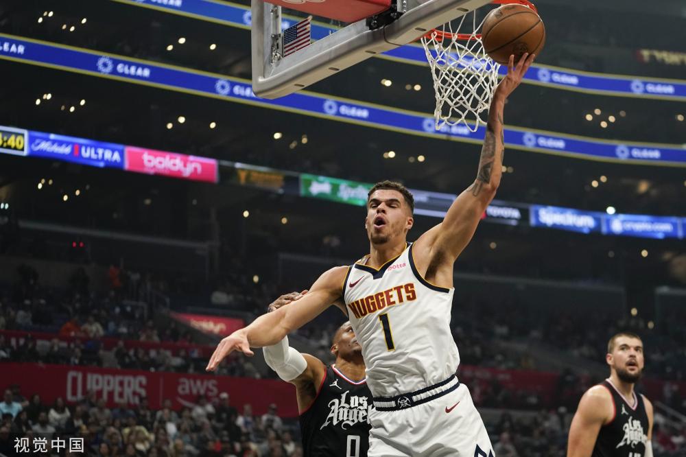 随着比赛的 随着比赛的